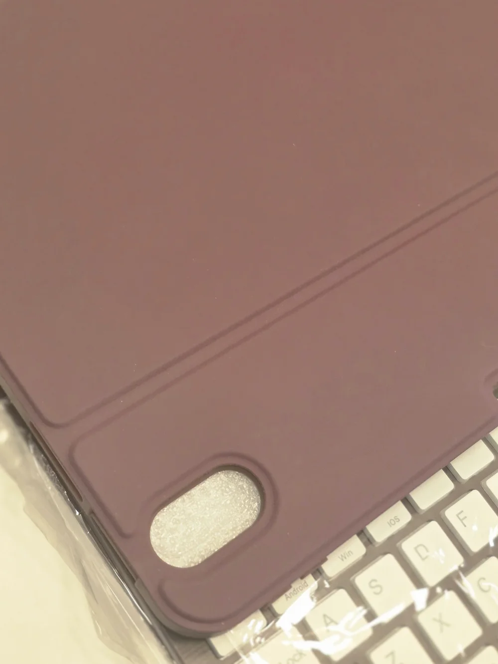 Harvopu iPad Wireless Bluetooth Keyboard Case - Mulberry - Brand New